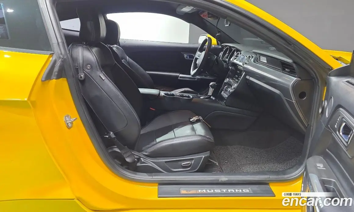 Ford Mustang 2015 2.3 автомат (гидро), фото 15