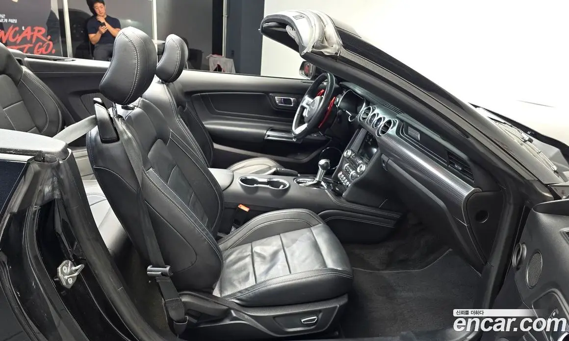 Ford Mustang 2018 2.3 автомат (гидро), фото 16