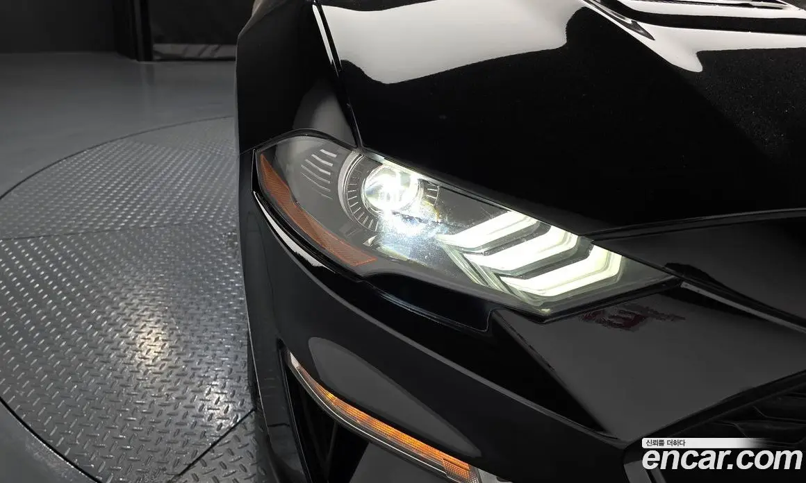 Ford Mustang 2018 2.3 автомат (гидро), фото 8