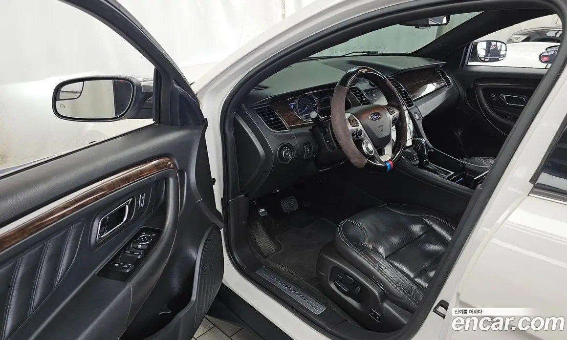 Ford Taurus 2017 2.0 автомат (гидро), фото 10