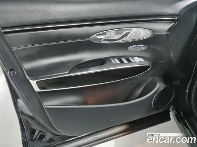 Genesis GV70 2022 2.5 автомат (гидро), миниатюра 11