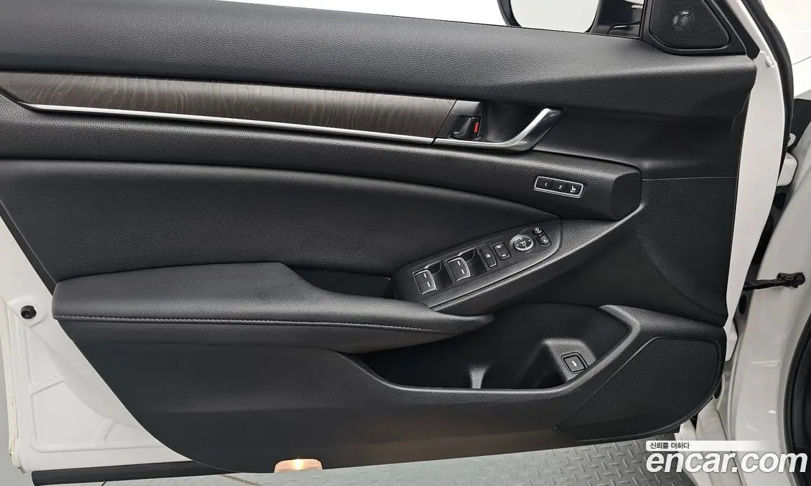 Honda Accord 2022 2.0 автомат (гидро), фото 14