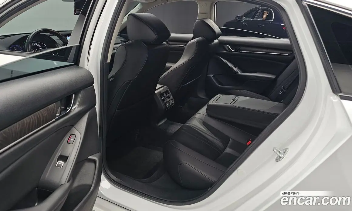 Honda Accord 2022 2.0 автомат (гидро), фото 18