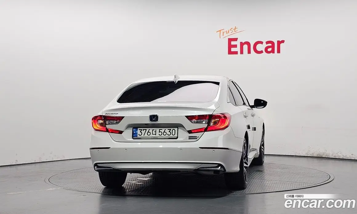 Honda Accord 2022 2.0 автомат (гидро), фото 4