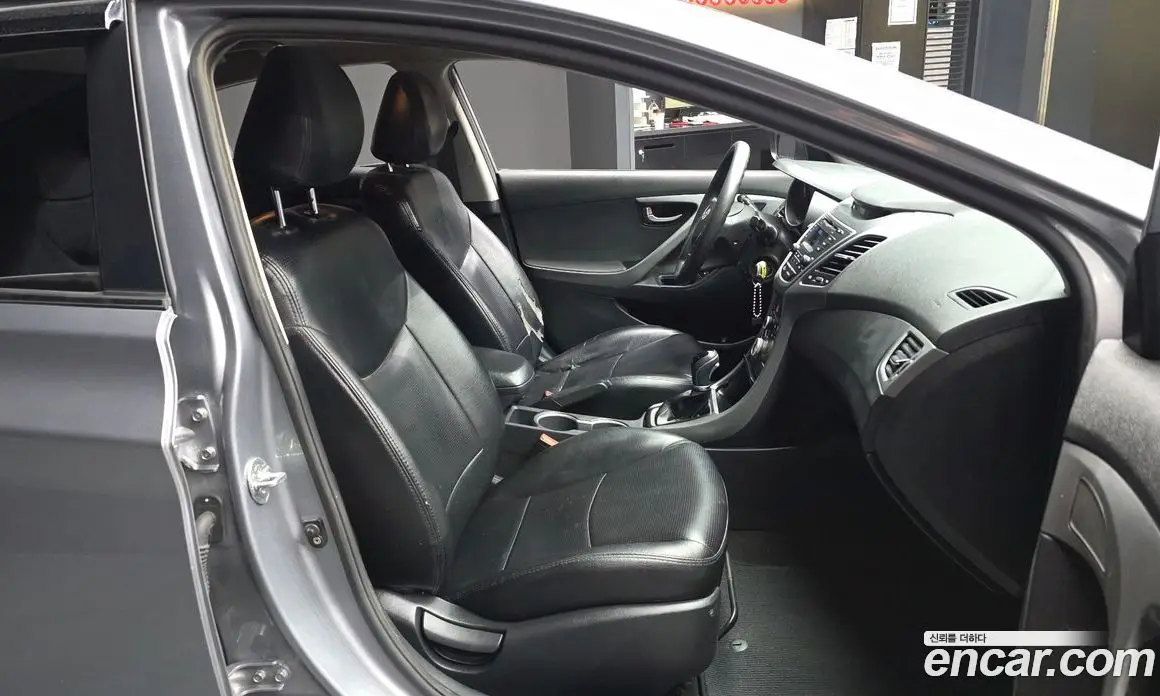 Hyundai Avante 2015 1.6 автомат (гидро), фото 17