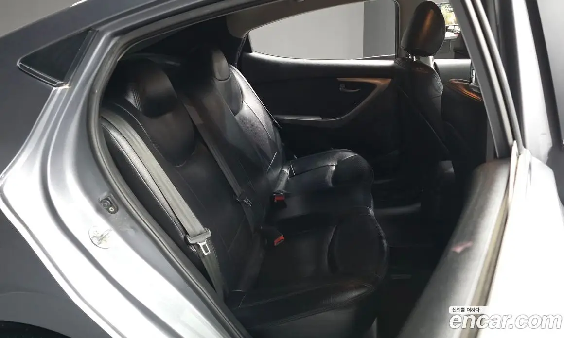 Hyundai Avante 2015 1.6 автомат (гидро), фото 18
