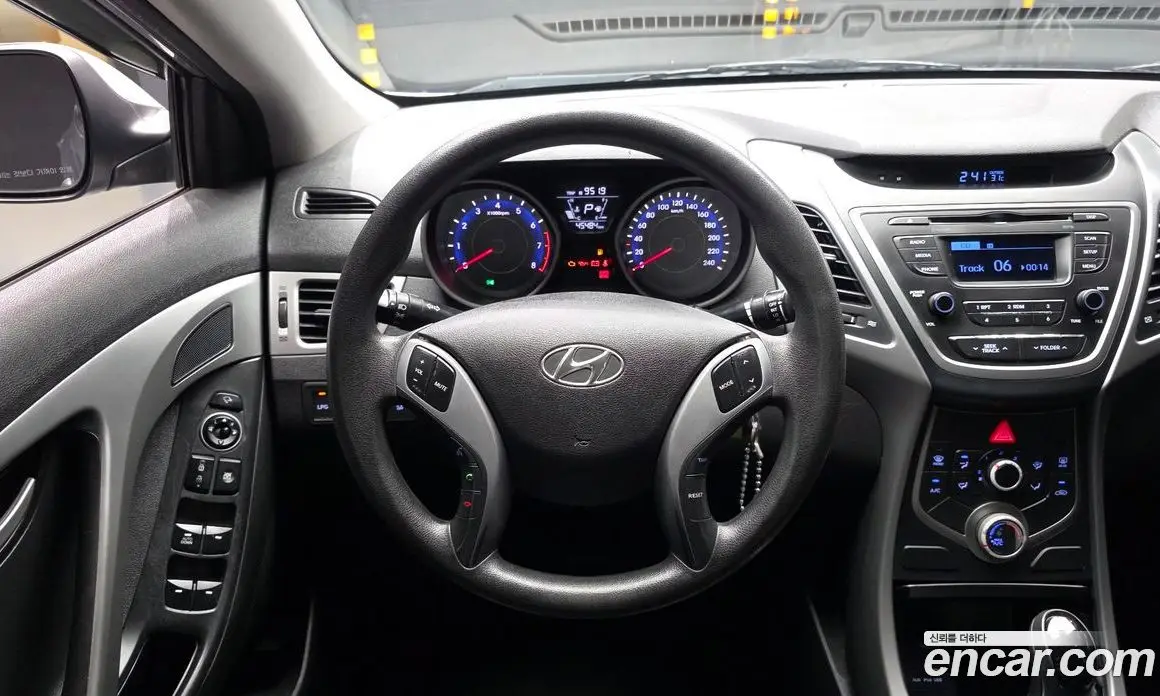 Hyundai Avante 2015 1.6 автомат (гидро), фото 19