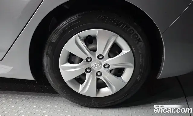 Hyundai Avante 2015 1.6 автомат (гидро), миниатюра 7