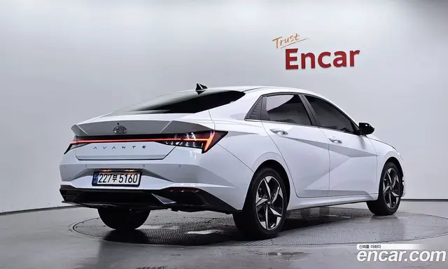 Hyundai Avante 2022 1.6 автомат (гидро), миниатюра 2