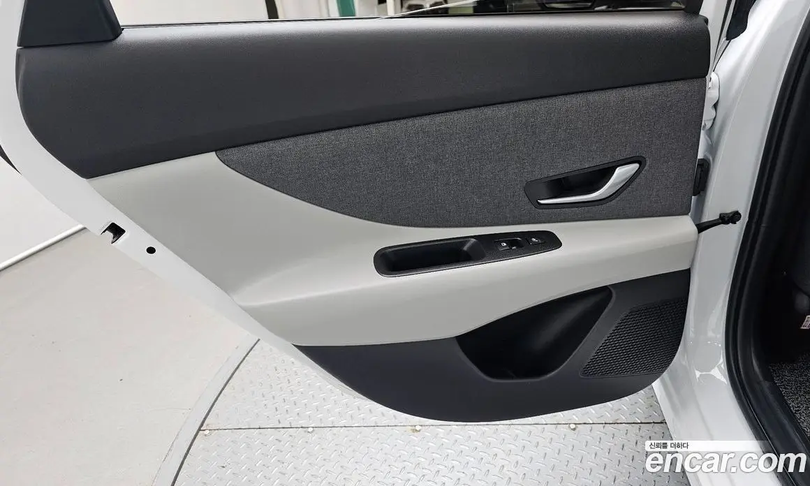 Hyundai Avante 2022 1.6 автомат (гидро), фото 15