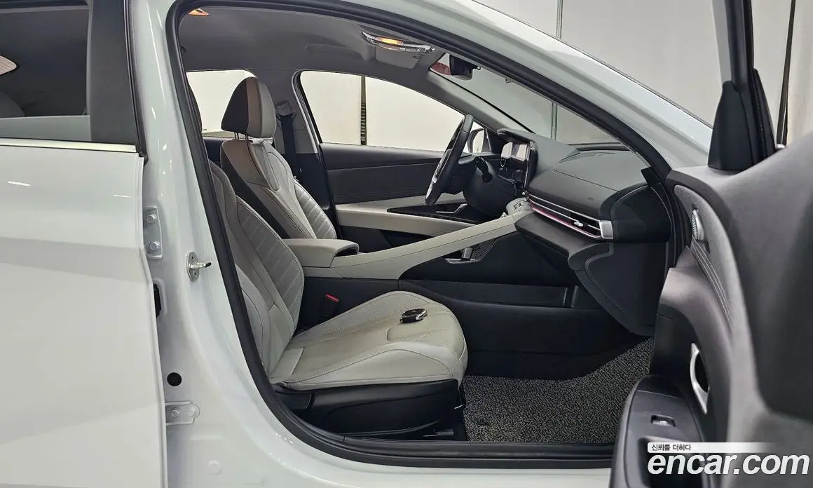 Hyundai Avante 2022 1.6 автомат (гидро), фото 16