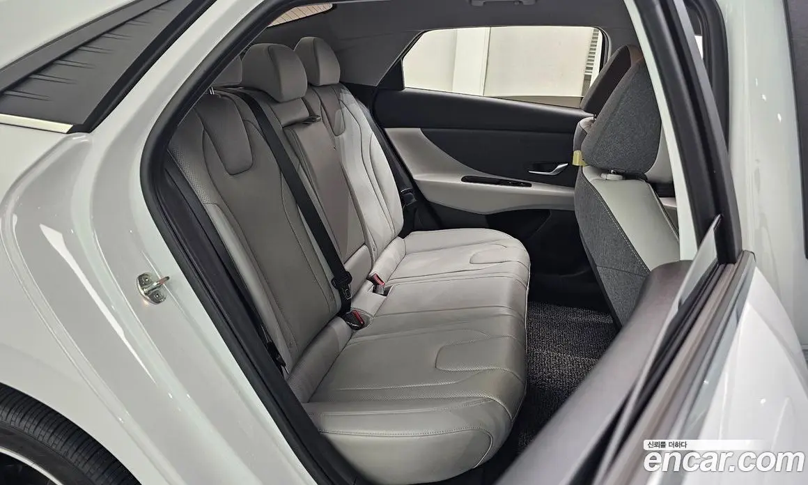 Hyundai Avante 2022 1.6 автомат (гидро), фото 18