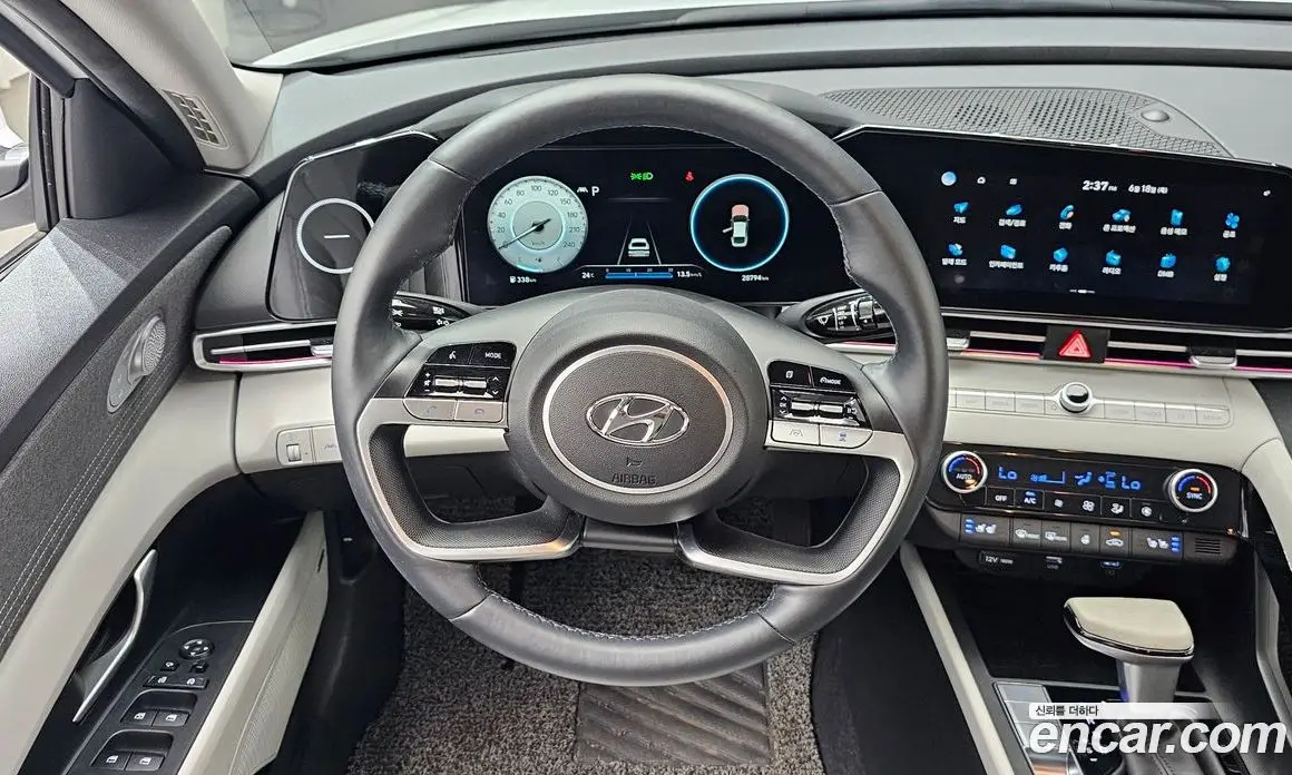 Hyundai Avante 2022 1.6 автомат (гидро), фото 19