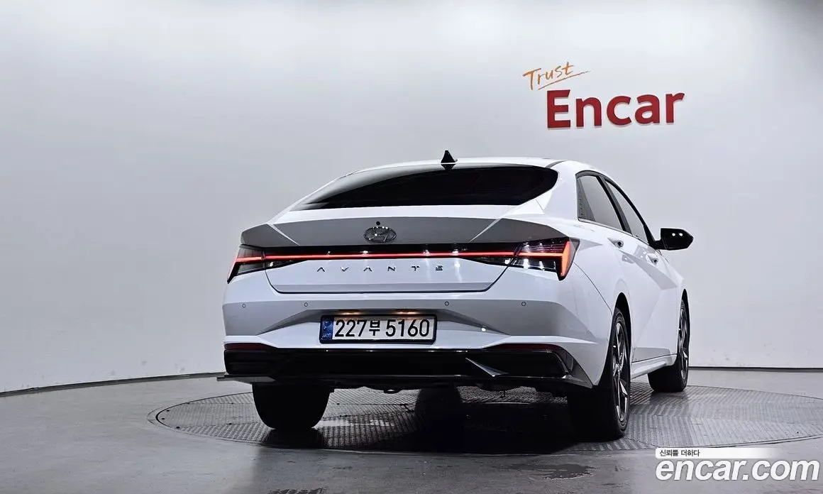 Hyundai Avante 2022 1.6 автомат (гидро), фото 4