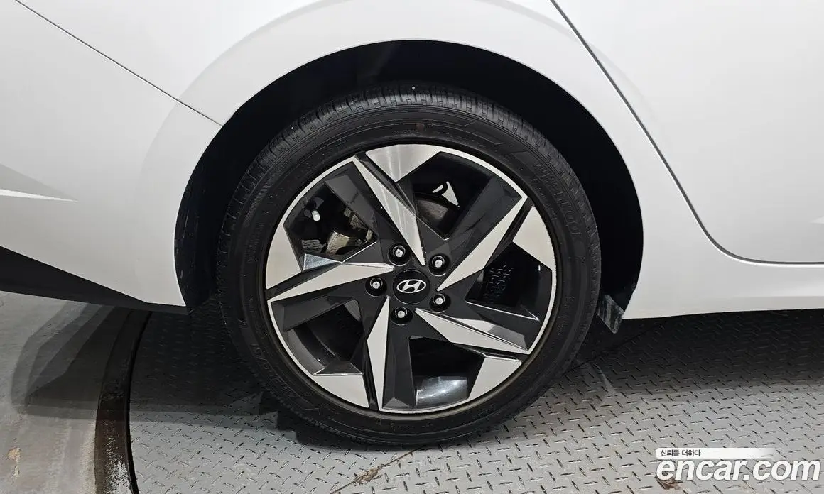 Hyundai Avante 2022 1.6 автомат (гидро), фото 5