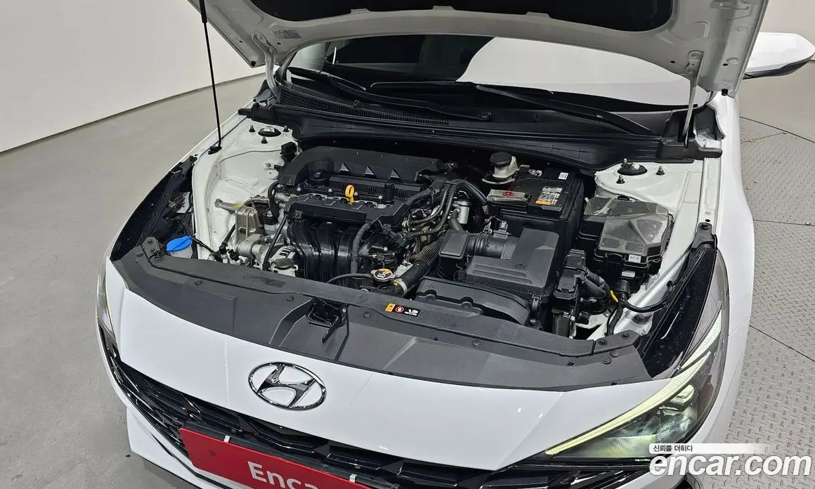 Hyundai Avante 2022 1.6 автомат (гидро), фото 6