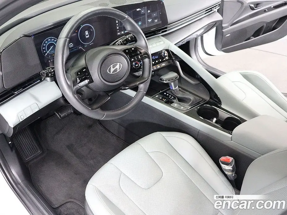 Hyundai Avante 2024 1.6 автомат (гидро), фото 15
