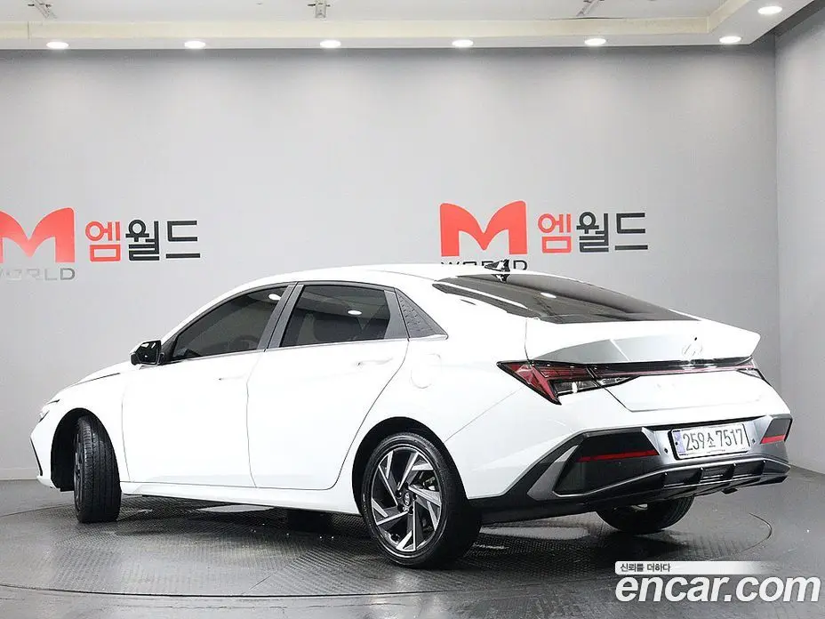 Hyundai Avante 2024 1.6 автомат (гидро), фото 3