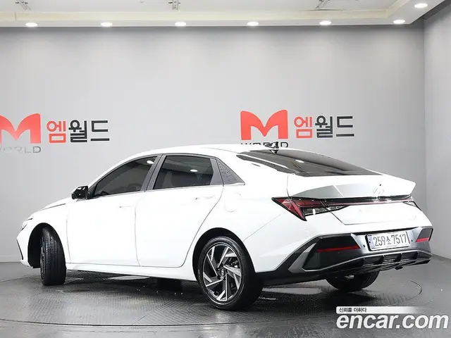 Hyundai Avante 2024 1.6 автомат (гидро), миниатюра 3