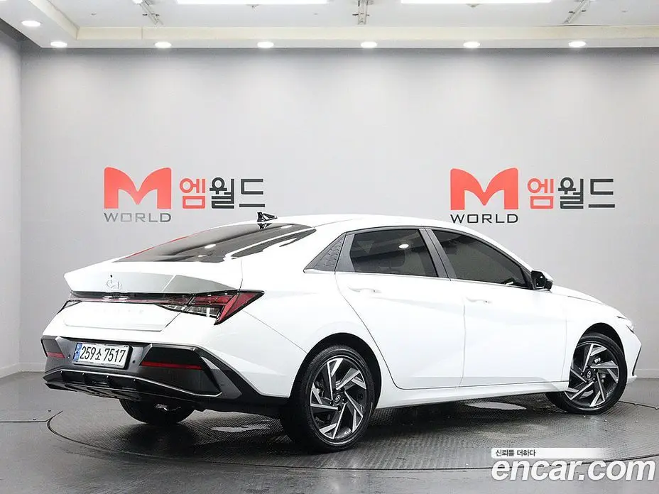 Hyundai Avante 2024 1.6 автомат (гидро), фото 4