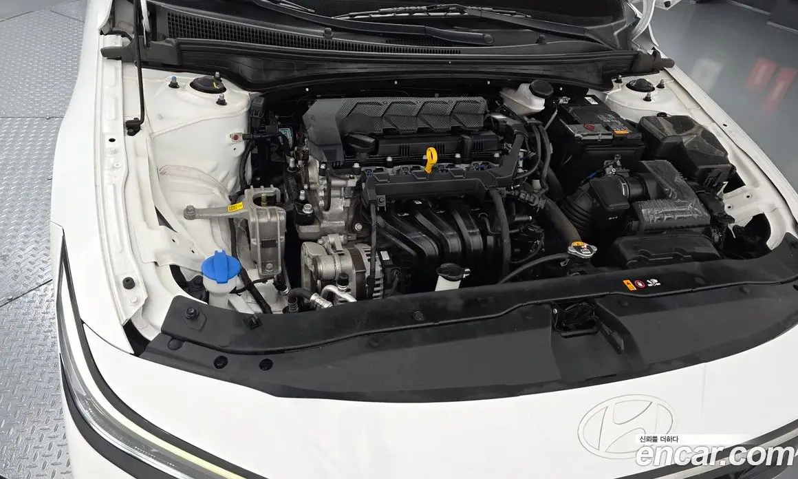 Hyundai Avante 2024 1.6 автомат (гидро), фото 6