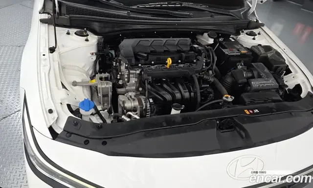 Hyundai Avante 2024 1.6 автомат (гидро), миниатюра 6