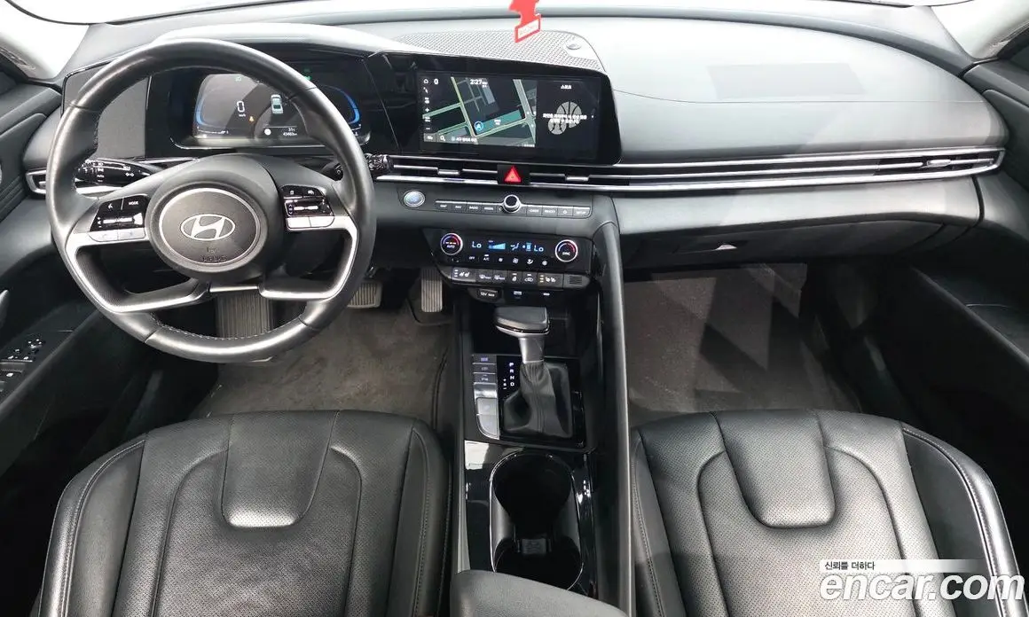 Hyundai Avante 2024 1.6 автомат (гидро), фото 7