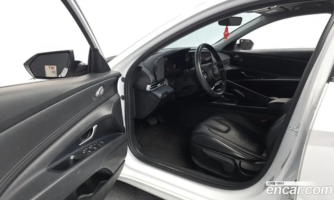 Hyundai Avante 2024 1.6 автомат (гидро), фото 10