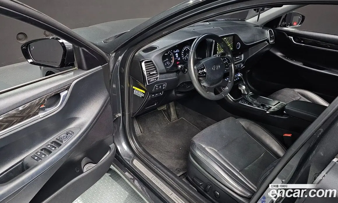 Hyundai Grandeur 2017 2.4 автомат (гидро), фото 10