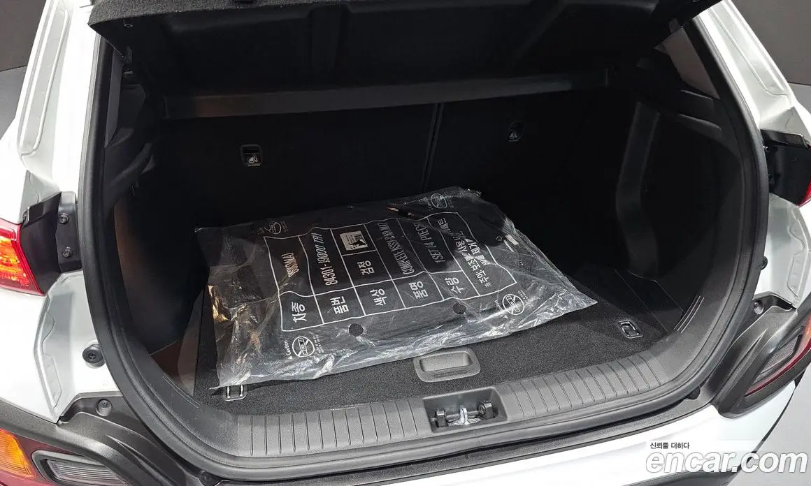 Hyundai Kona 2019 1.6 автомат (гидро), фото 27