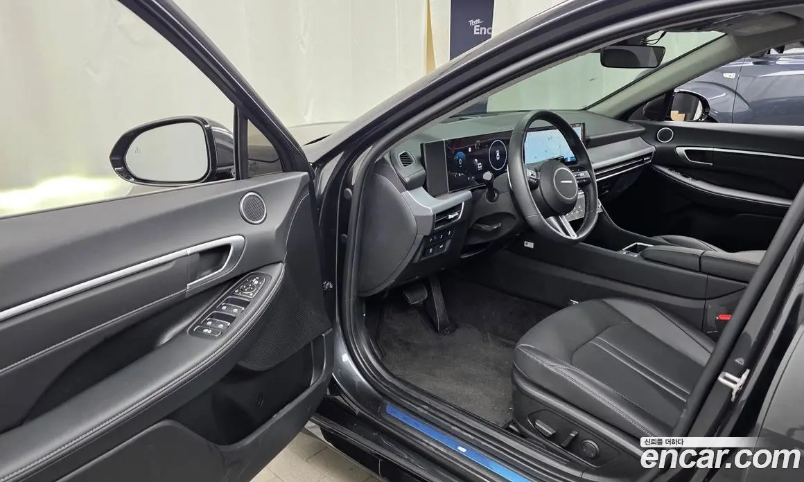 Hyundai Sonata 2024 1.6 автомат (гидро), фото 13