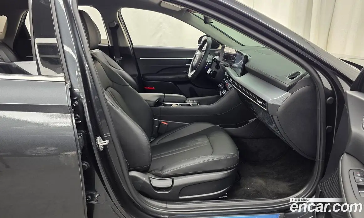 Hyundai Sonata 2024 1.6 автомат (гидро), фото 17