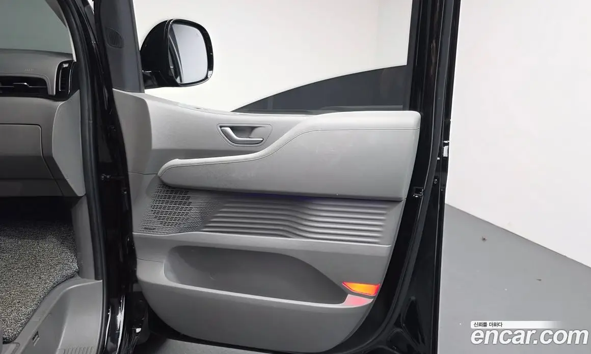 Hyundai Staria 2024 2.2 автомат (гидро), фото 13