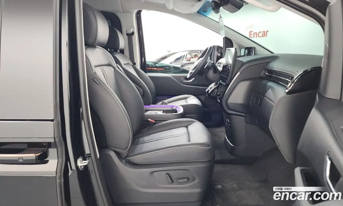 Hyundai Staria 2025 2.2 автомат (гидро), фото 15