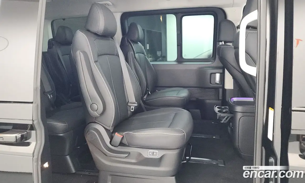 Hyundai Staria 2025 2.2 автомат (гидро), фото 16