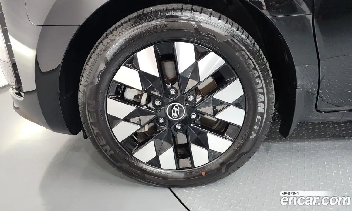 Hyundai Staria 2025 2.2 автомат (гидро), фото 4