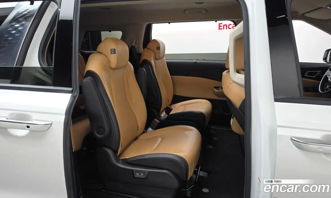 Kia Carnival 2020 3.5 автомат (гидро), фото 17