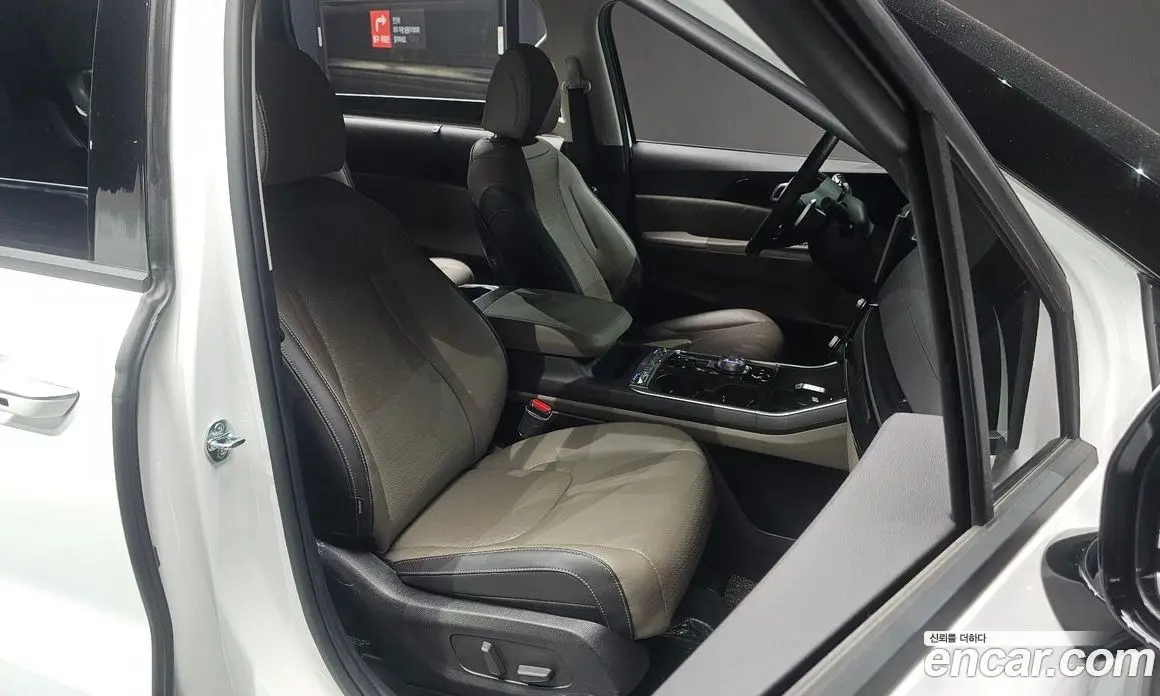 Kia Carnival 2023 3.5 автомат (гидро), фото 11