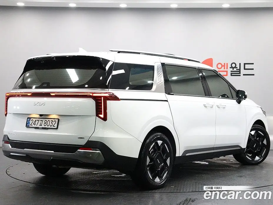 Kia Carnival 2024 1.6 автомат (гидро), фото 3