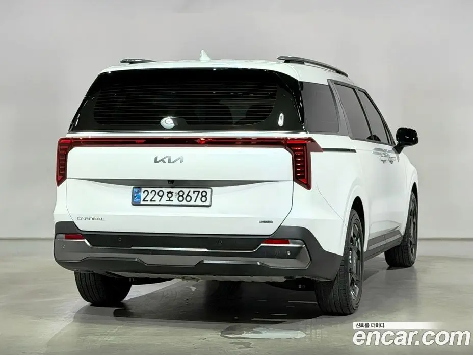 Kia Carnival 2025 1.6 автомат (гидро), фото 8