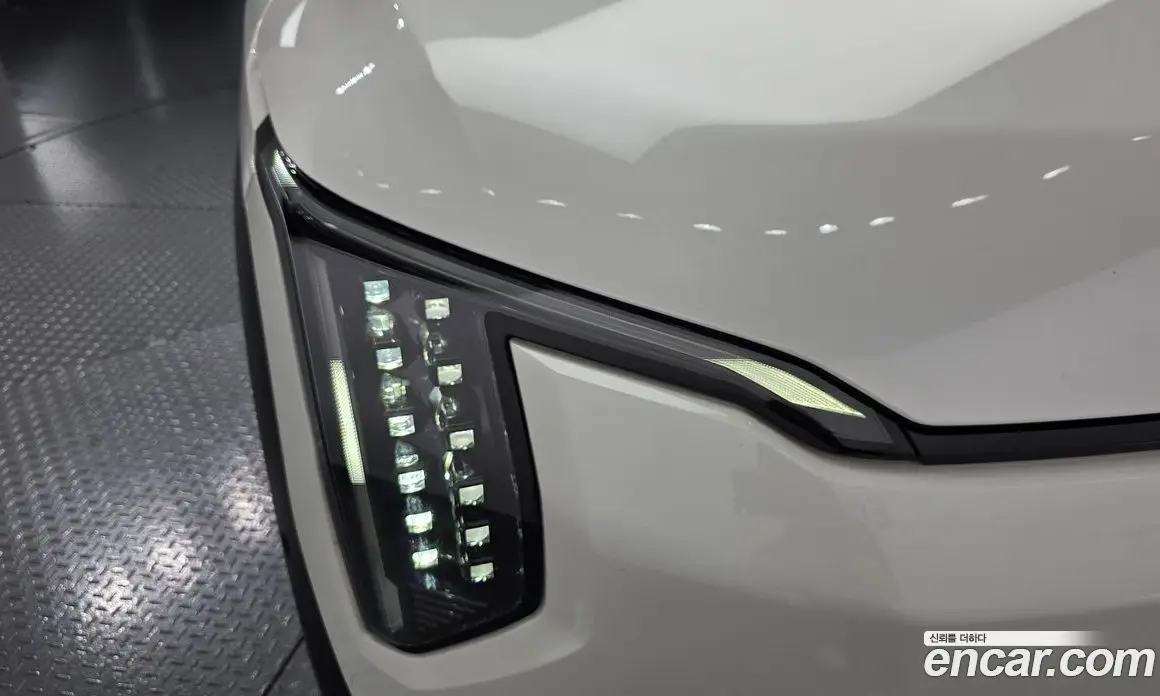 Kia EV3 2024 0.2 автомат (гидро), фото 8