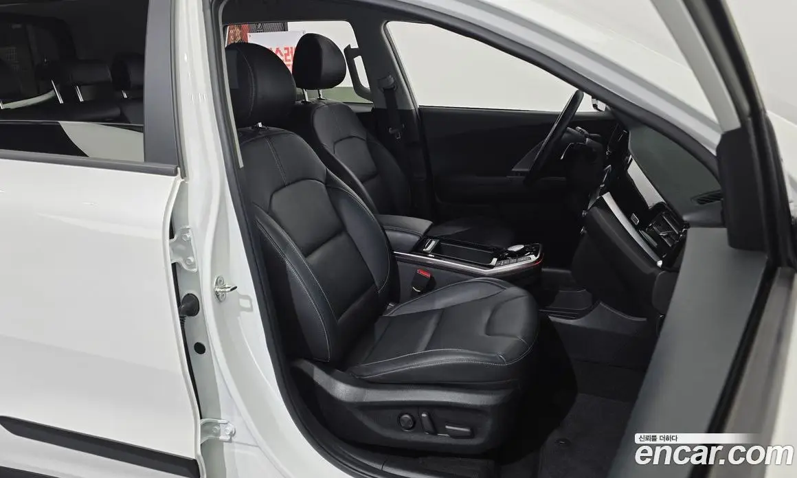 Kia Niro 2023 0.2 автомат (гидро), фото 16