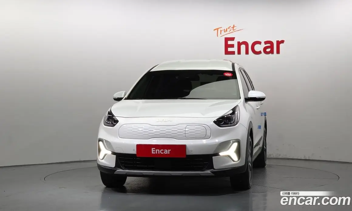 Kia Niro 2023 0.2 автомат (гидро), фото 3