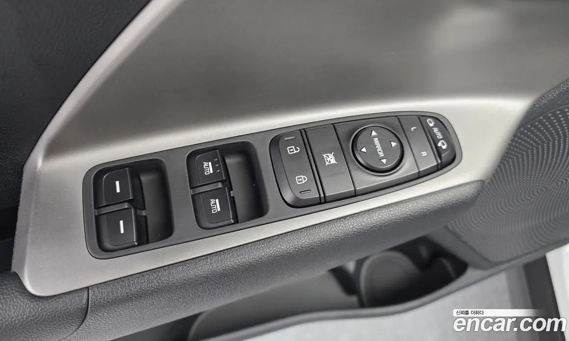 Kia Niro 2023 0.2 автомат (гидро), фото 30