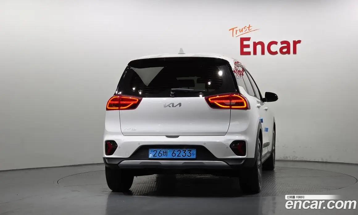 Kia Niro 2023 0.2 автомат (гидро), фото 4