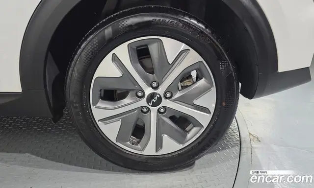 Kia Niro 2023 0.2 автомат (гидро), миниатюра 7
