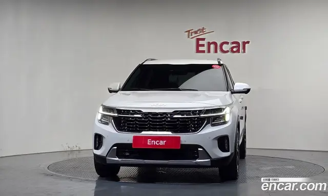 Kia Seltos 2023 1.6 автомат (гидро), миниатюра 3