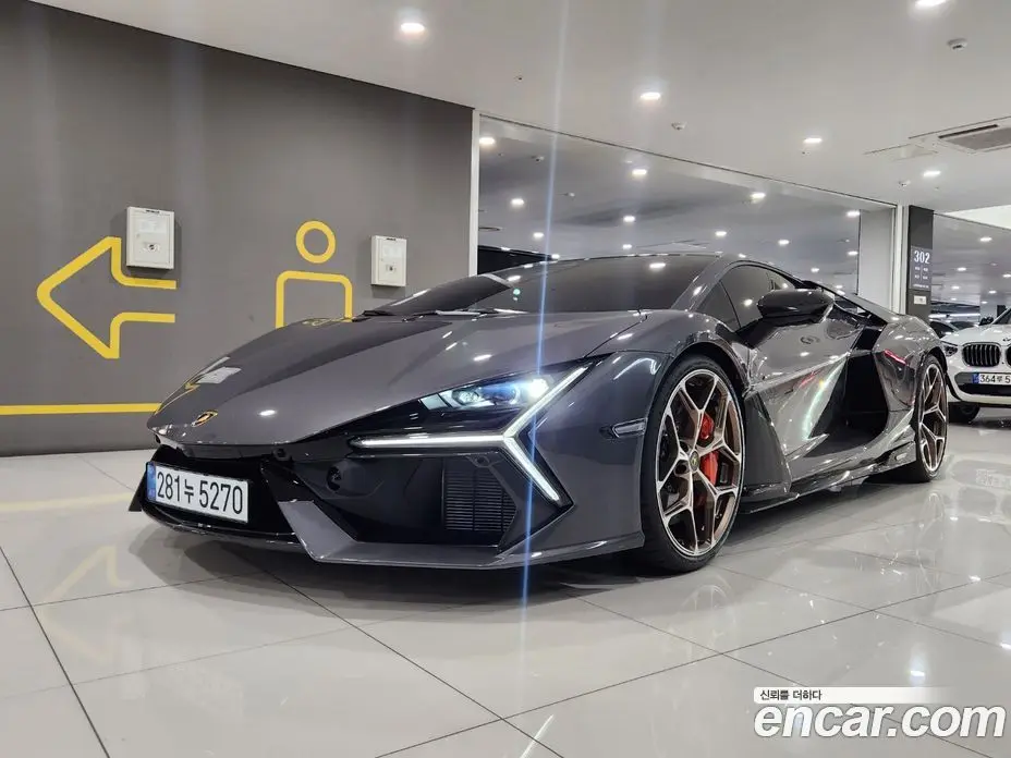Lamborghini Revuelto 2025 6.5 автомат (гидро), фото 13 Lamborghini Revuelto 2025 6.5 автомат (гидро), фото 13