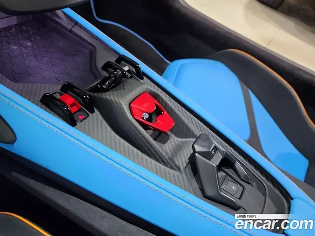 Lamborghini Revuelto 2025 6.5 автомат (гидро), миниатюра 9 Lamborghini Revuelto 2025 6.5 автомат (гидро), миниатюра 9