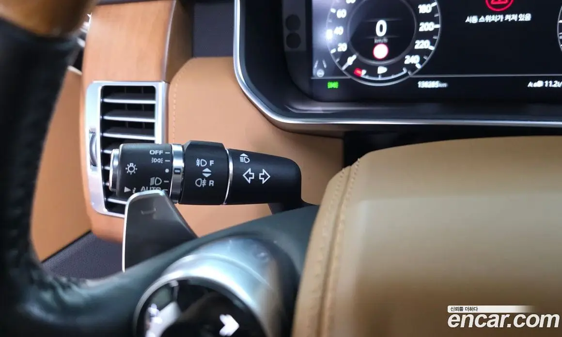 Land Rover Range Rover 2020 4.4 автомат (гидро), фото 37